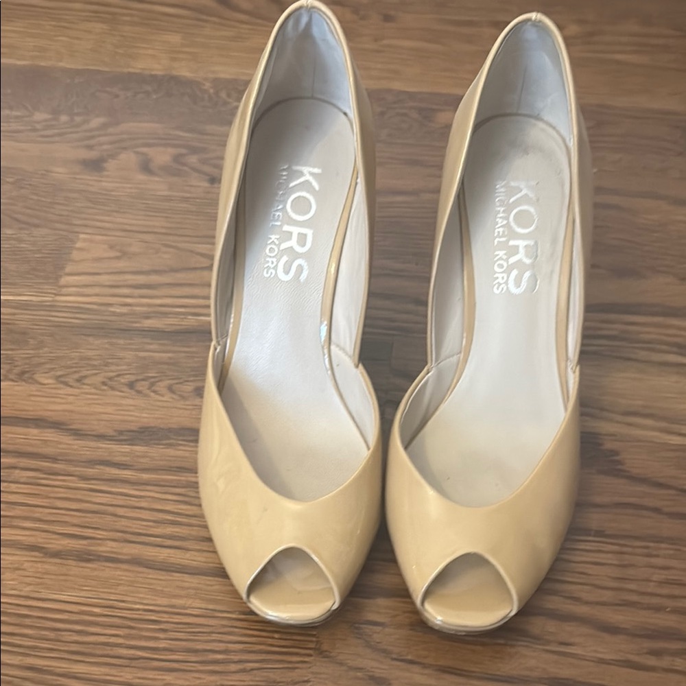 Michael Kors Tan Patent Leather Peep Toe Heels